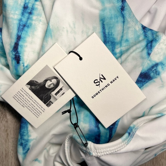 Something Navy Tie Dye One Piece Swimsuit Low Back Women’s Size L - Picture 6 of 8